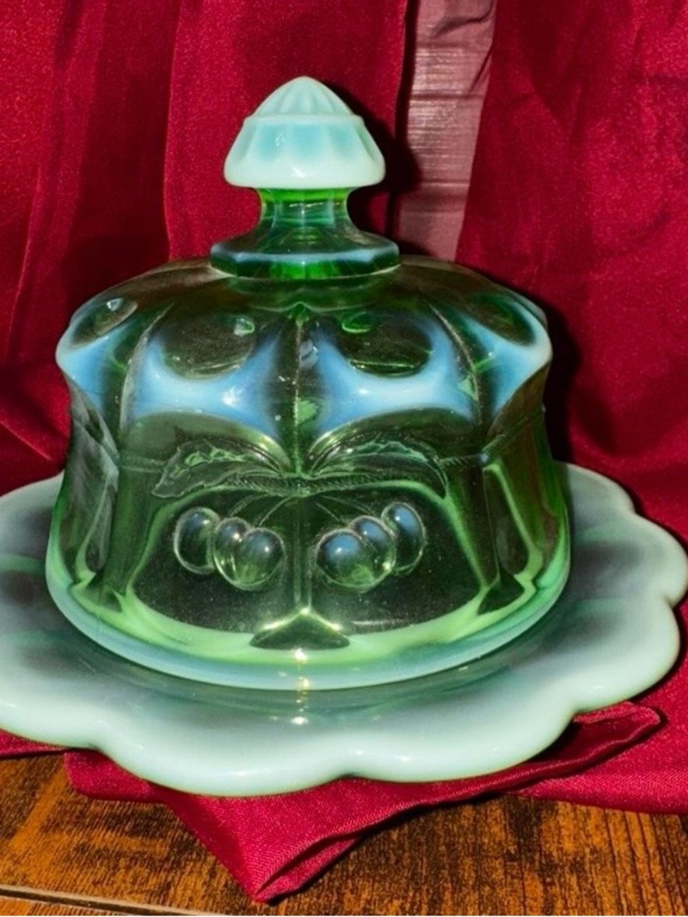VINTAGE MOSSER CHERRY STAMPED BUTTER DISH • COLLECTORS ITEM 💚